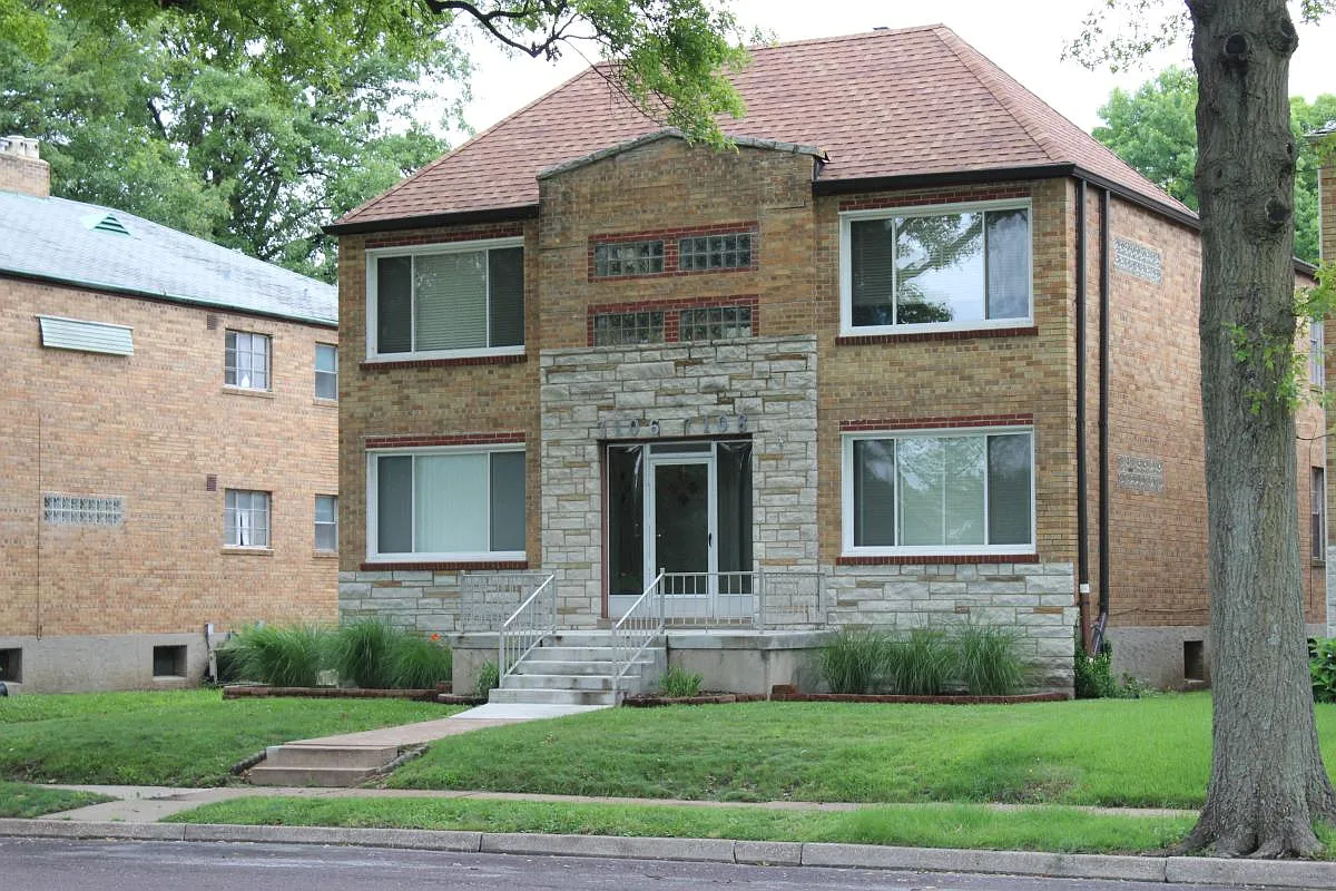7106 Jamieson Avenue — Photo 2