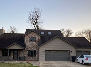 6717 Kingswood Rd, Bismarck, ND 58503