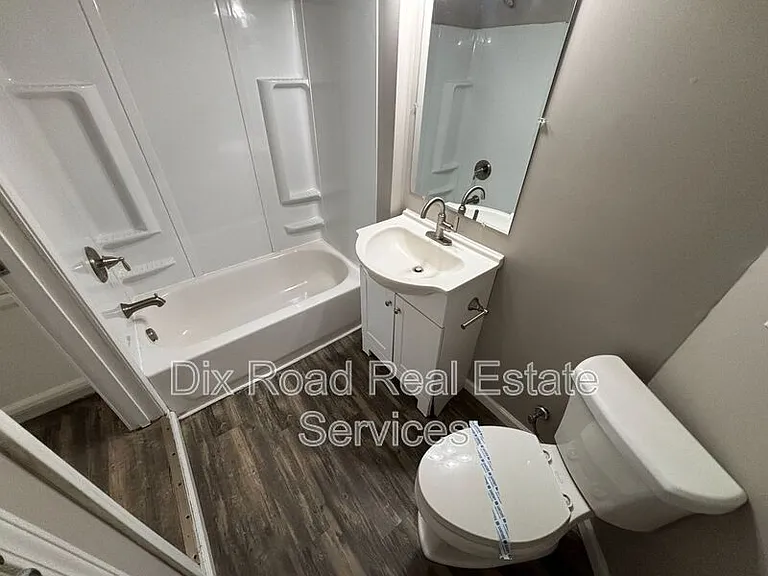 502 Ross Ave #3 — Photo 12