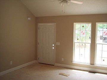 2nd image of 359 New Hope Ln