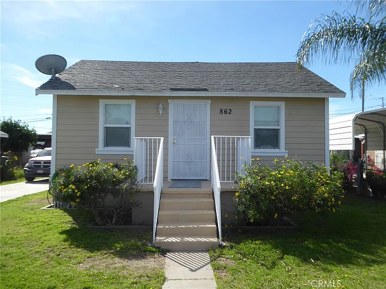 862 E H St — Photo 1
