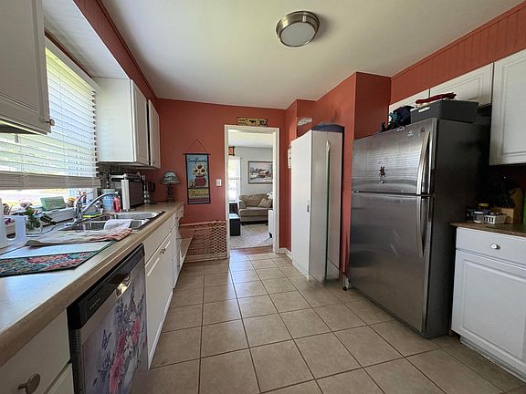 5th image of 2240 Cortland St