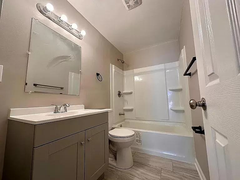 3429 Gardner St #A — Photo 6