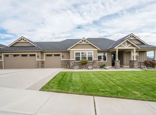 846 Autumn Crest Dr, Wenatchee, WA 98801