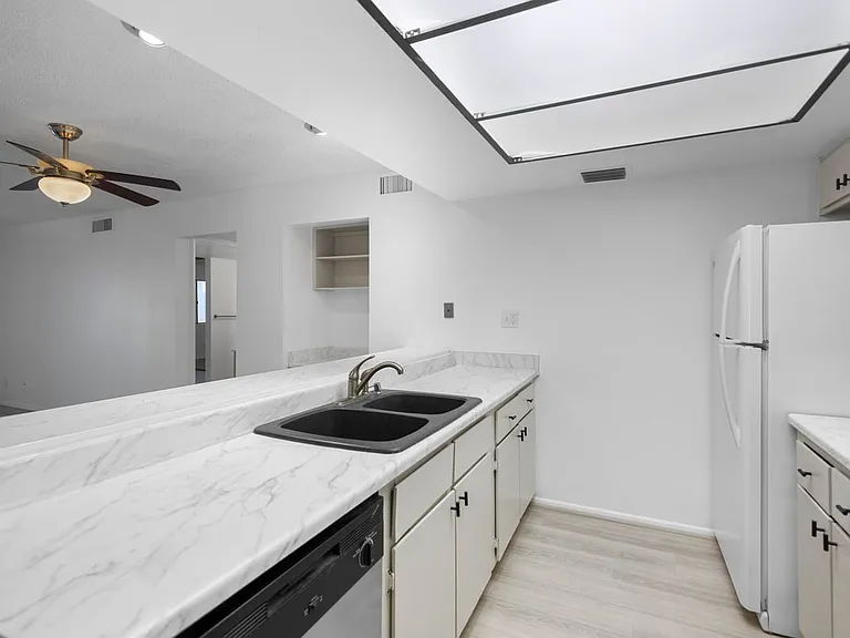 1920 W Lindner Ave #234 — Photo 7
