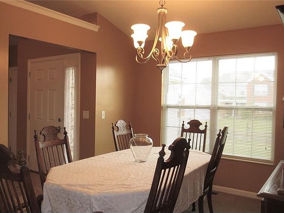 4th image of 4040 Spicebush Dr