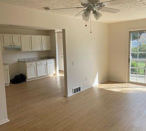5th image of 56 Chatham Dr #6