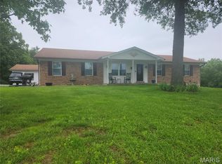 1118 Emerald Dr, Moscow Mills, MO 63362