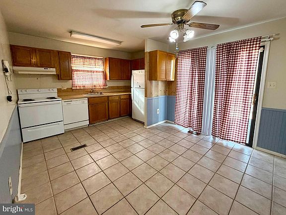 4th image of 10201 Le Fevre Dr
