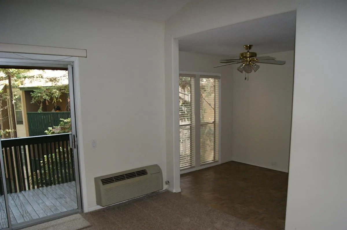2 bed, 950 sqft, $2,500 — Photo 4