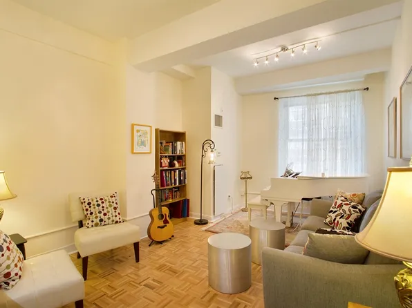 88 Greenwich St APT 525, New York, NY 10006