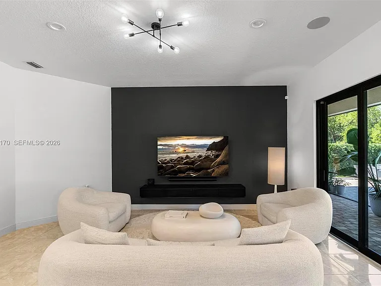 10185 Cameilla St — Photo 10
