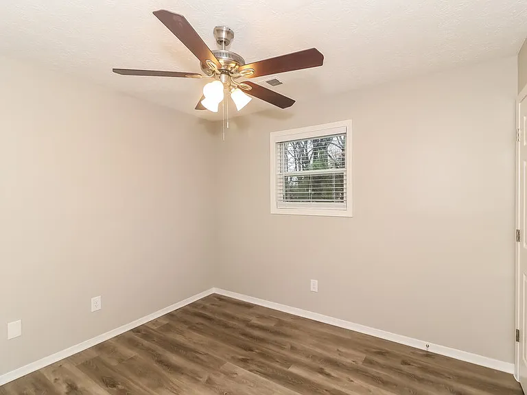 140 Birch Rill Dr — Photo 15