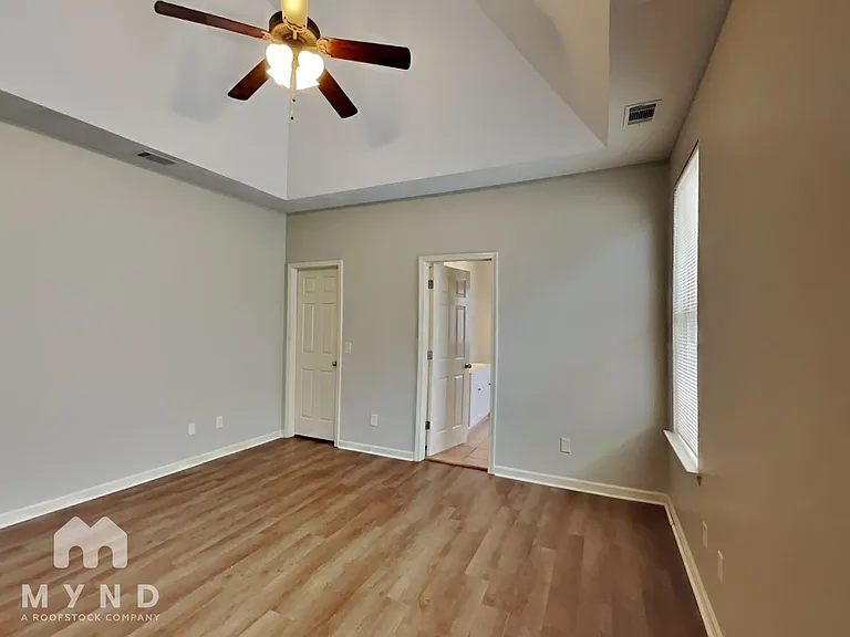 1192 Washington Dr — Photo 11