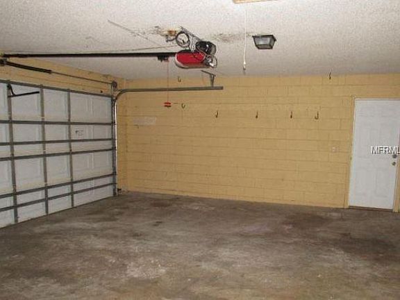 3rd image of 852 Riverbend Blvd