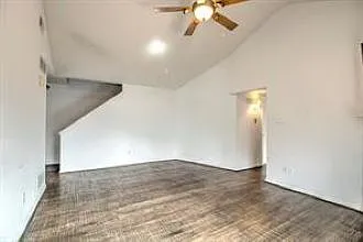 201 Teakwood Ln — Photo 12