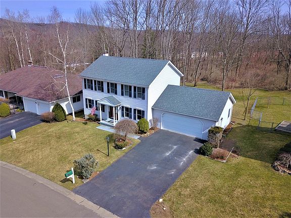 5th image of 3 Apple Blossom Ln