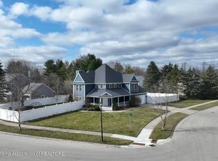 5577 Strawberry Ln, Haslett, MI 48840