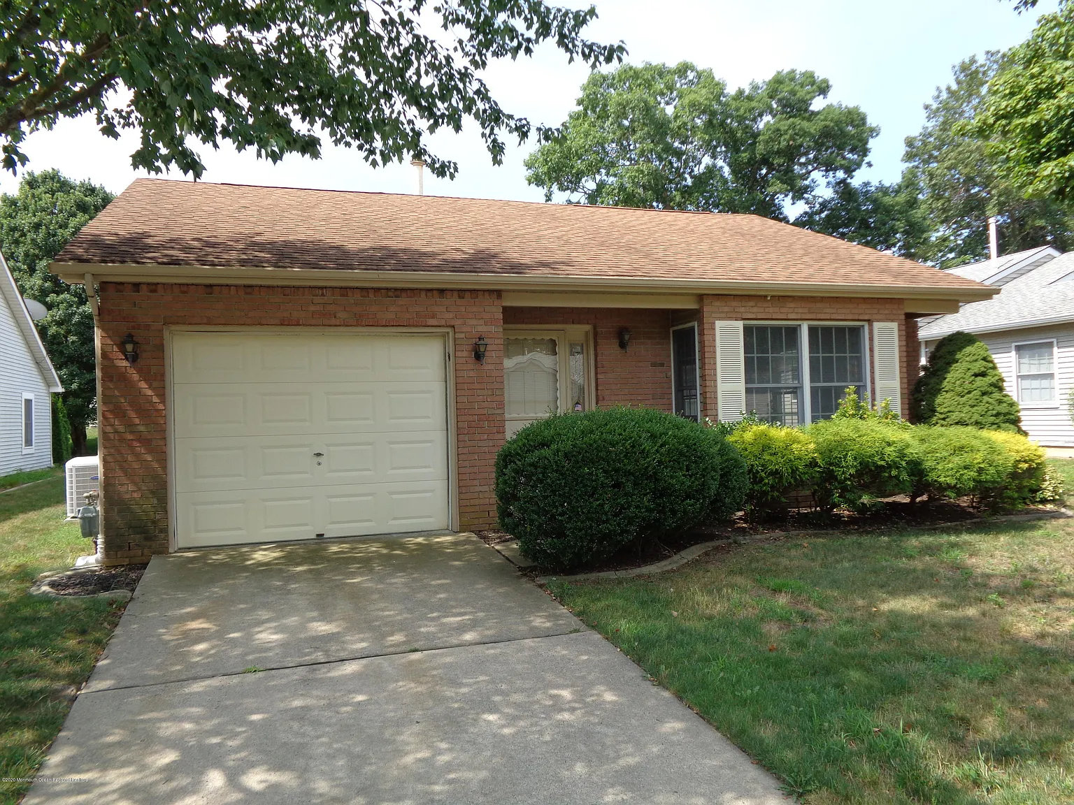 1577 Alpen Ln photo 1