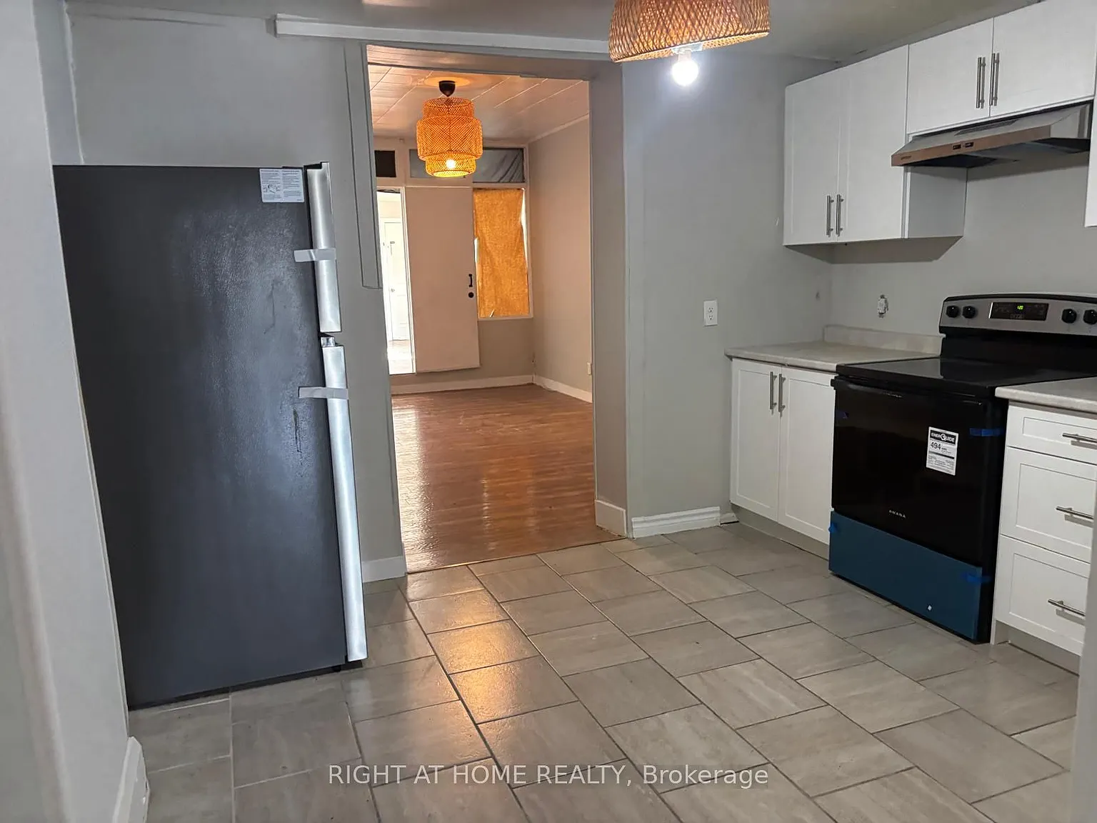 3 bed, $2,500 — Photo 2