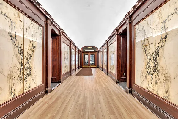 Sold by Bond New York | media 7