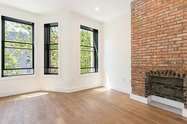 Rented by MNS | media 50