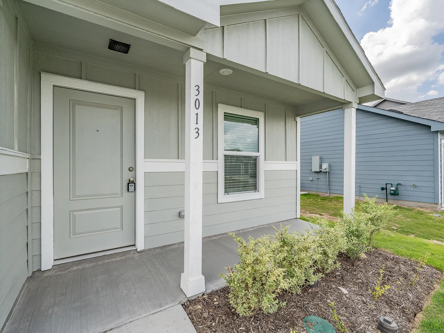 4 bed, 1667 sqft, $2,195 — Photo 2