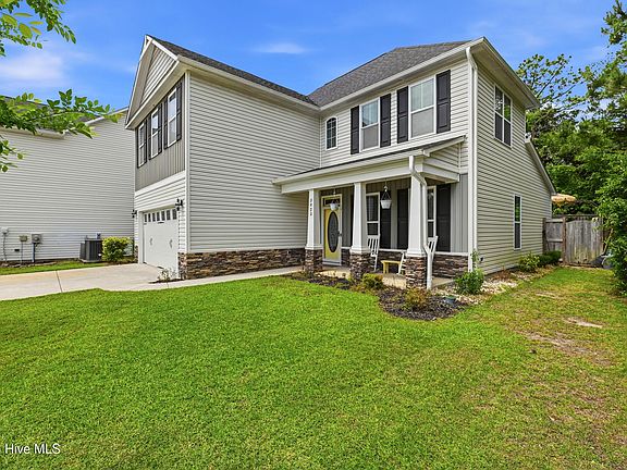3rd image of 3023 N Rocklund Court