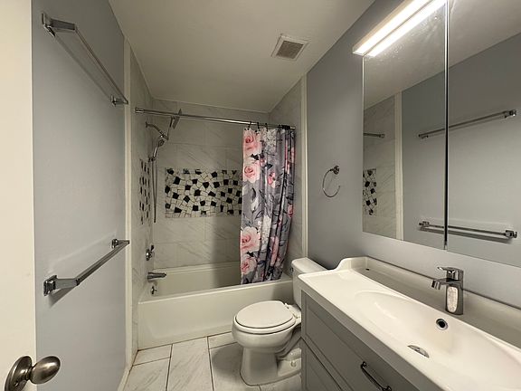4th image of 126 W Loma Vista Dr APT 101