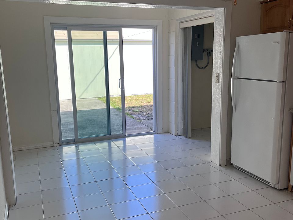 Eat-In Kitchen, Laundry