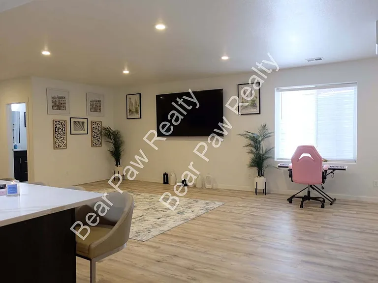 3523 Red Feather Trl — Photo 9