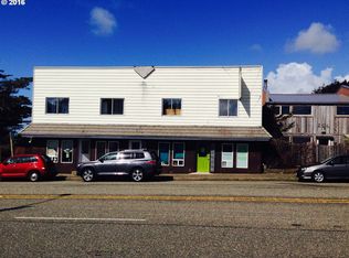264 6th St, Port Orford, OR