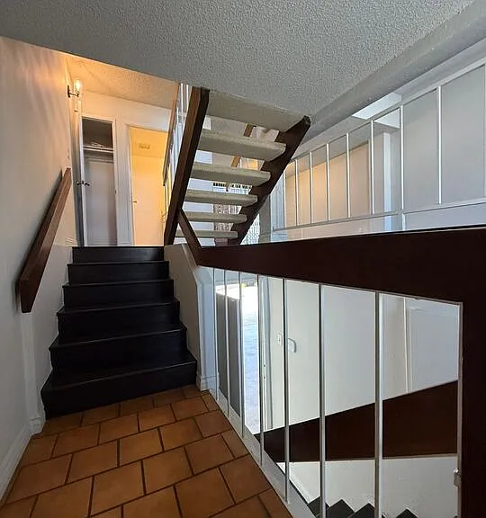 2809 Montrose Ave #10 — Photo 8