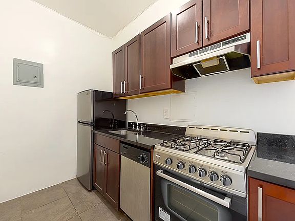 4th image of 266 Washington Ave APT B11
