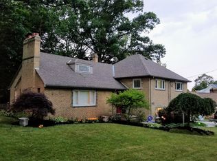 342 Kenmore Dr, Bay Village, OH 44140