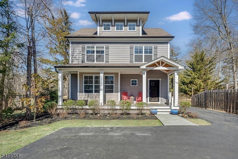 1st image of 168 Bungalow Ter