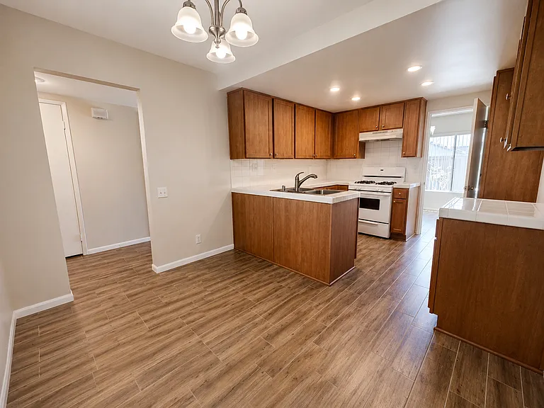 2677 Monterey Pl — Photo 6
