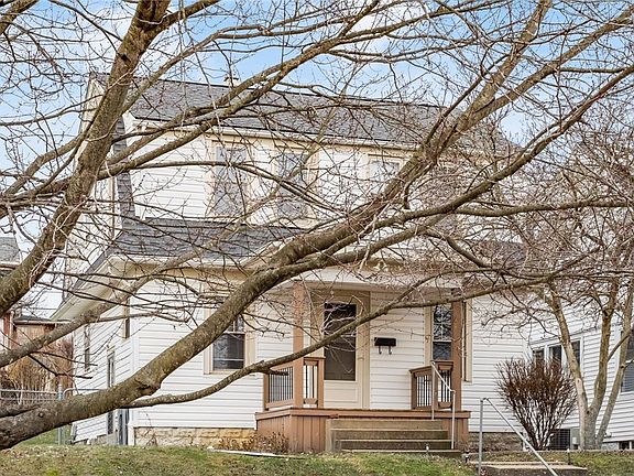 3rd image of 827 Lenox Ave