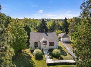 156 E Taylor Rd, Bedford, OH 44146