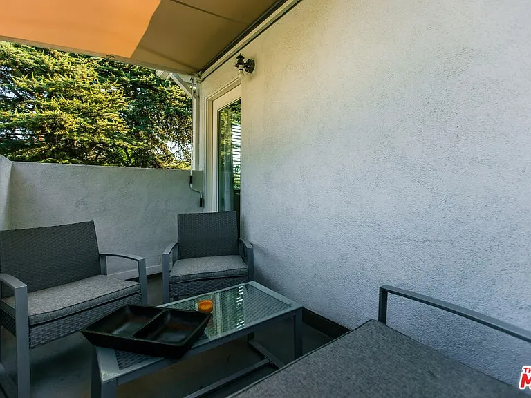 4409 Irvine Ave — Photo 21