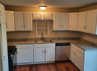 6016 County Road 41 APT B, Farmington, NY 14425