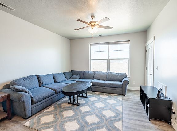 5th image of 36 W Silver Springs Dr #802