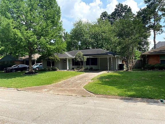 2nd image of 2215 Gardenia Dr