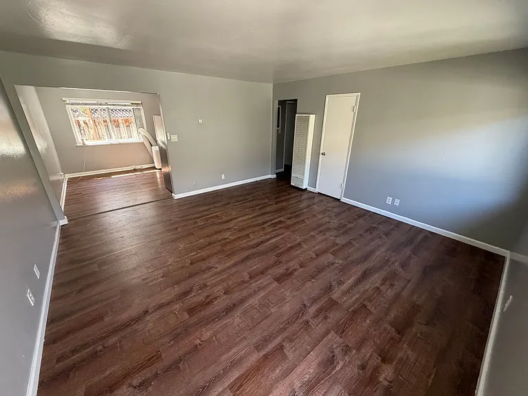 4497 Hamilton Ave #B — Photo 3