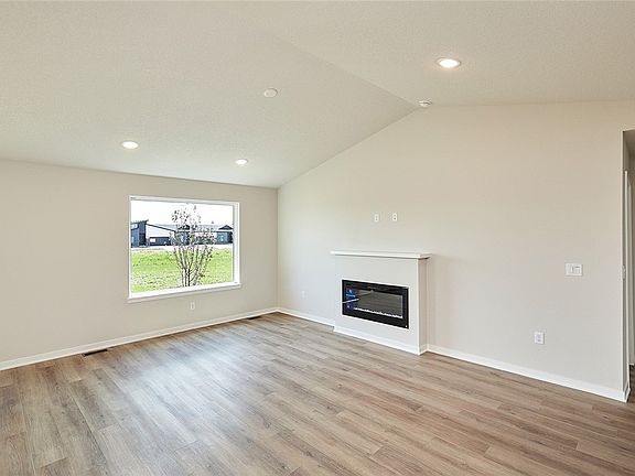 5th image of 1130 NW Petersen Dr
