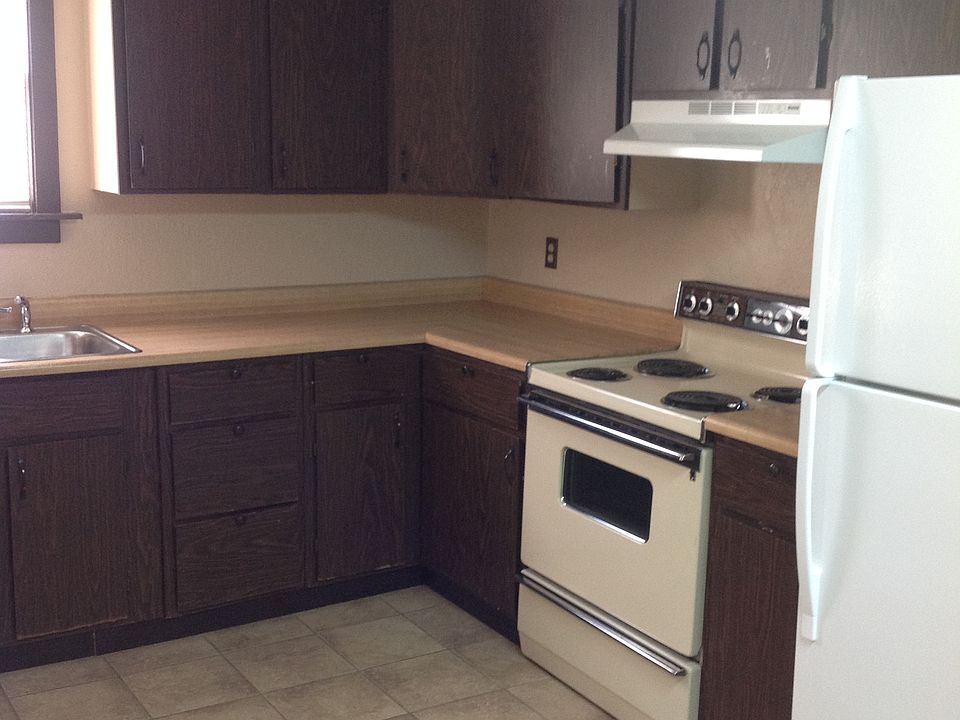 2nd image of 1329 S Poplar St