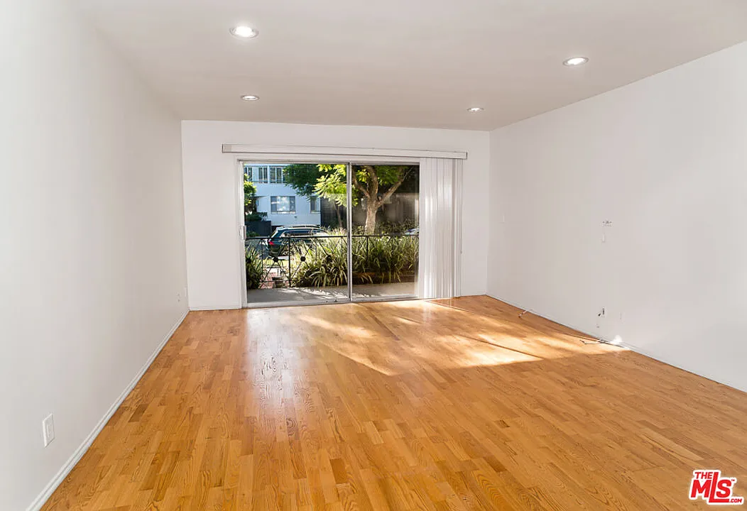 1 bed, 1.0 bath, 900 sqft, $3,500 — Photo 4