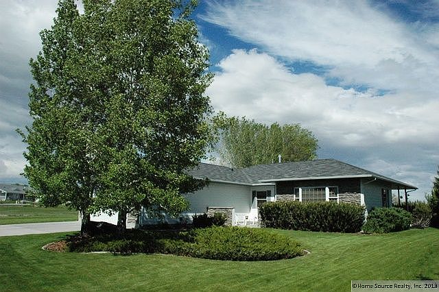 1st image of 709 Village Dr