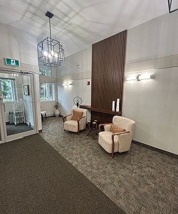 2nd image of 435 Main St