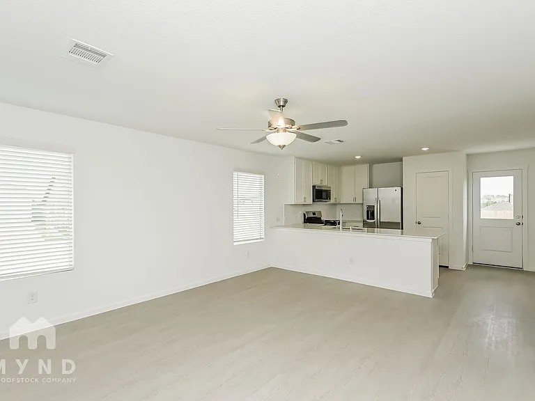 2701 Mistwood Dr — Photo 10